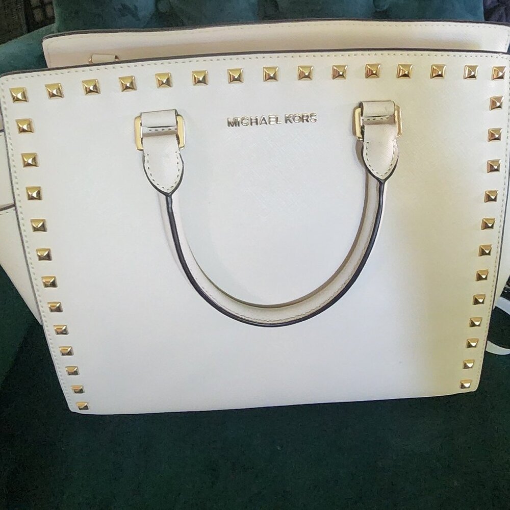 Michael Kors Selma convertible bag XL, cream with gold studs EXCELLENT CONDITION